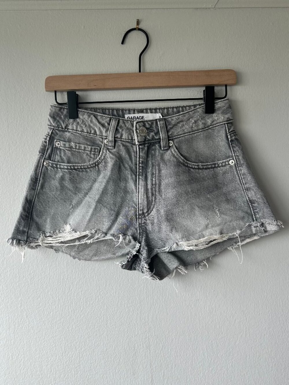 Garage Festival Distressed Gray Denim Shorts High Rise Raw Hem Size 0/24